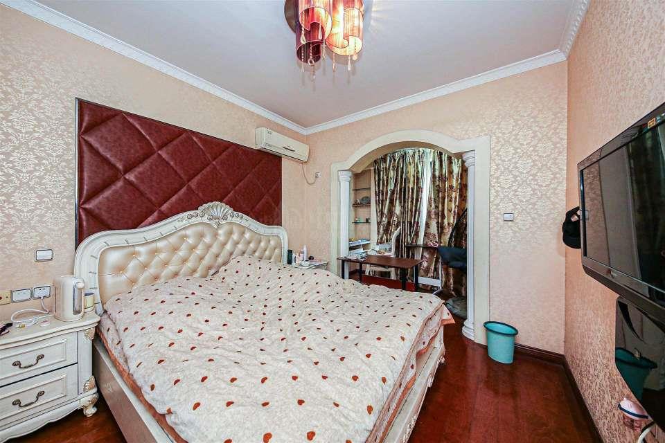 精装二房 中间楼层 随时看房