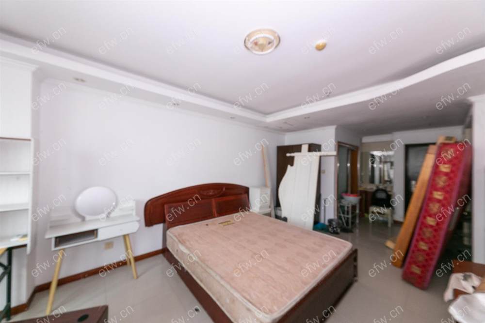 village room房 全明户型 另送家电