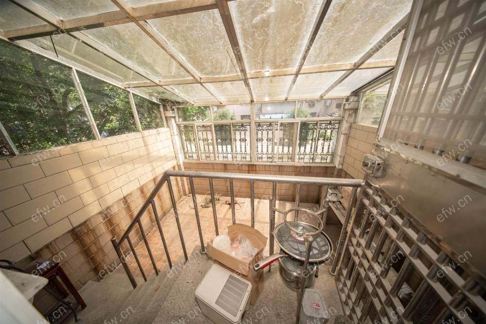 住友苑（老）  精装4房 近地铁口  房东诚售