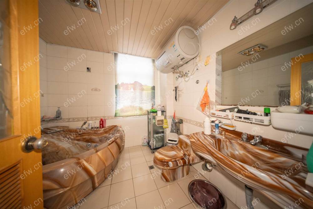 住友苑（老）  精装4房 近地铁口  房东诚售