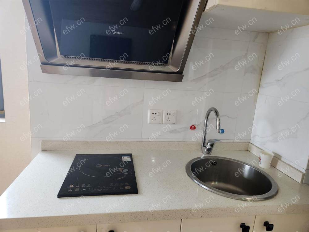 出租靠地铁口出行方便