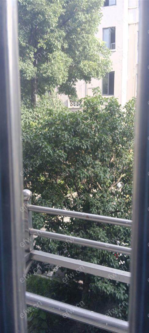 靠近盛岸岸地铁口的精装单间