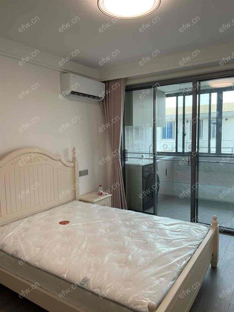 精装没住过；；两房精装家电家具会配齐全；看房钥匙在留芳声巷门口德祐房产