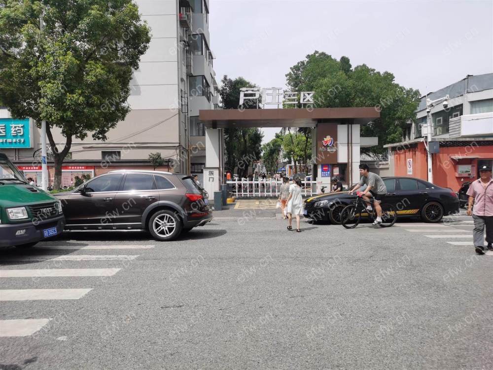 芦庄三区精装单间诚卖可看价格可谈