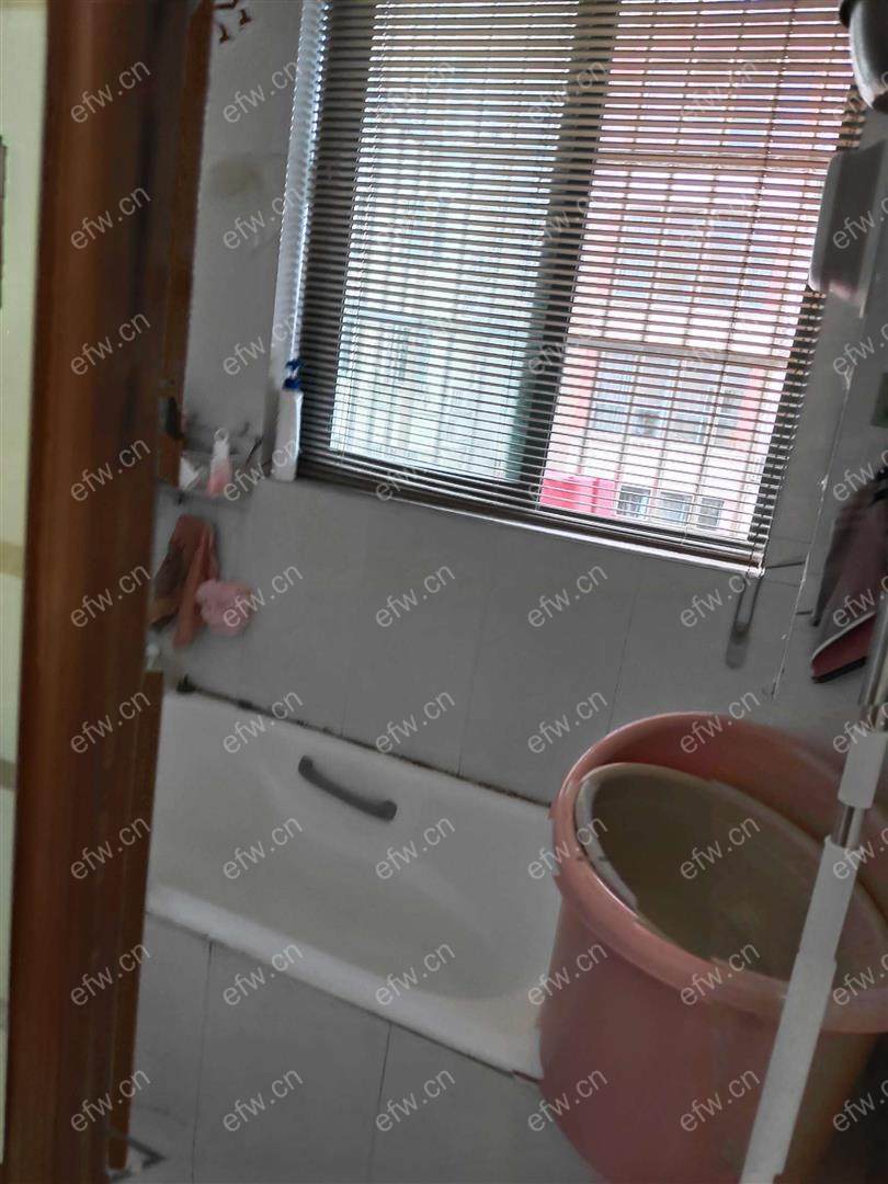 精装修，拎包入住；客厅宽敞、使用率高；厨