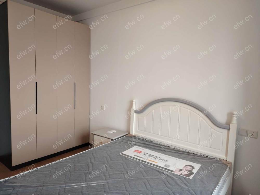 全新精装拎包入住设施齐全。