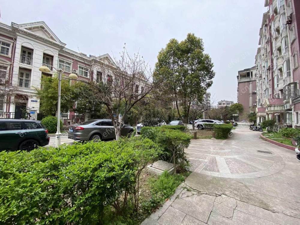 住友苑（老）  精装4房 近地铁口  房东诚售