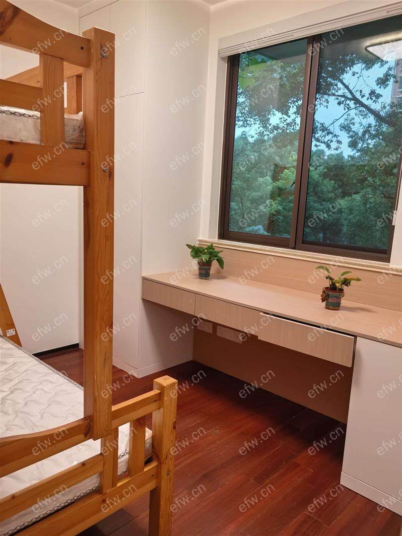 全新自住装修25万 从未入住  租好点的客户