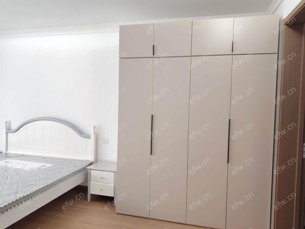 全新精装拎包入住设施齐全。