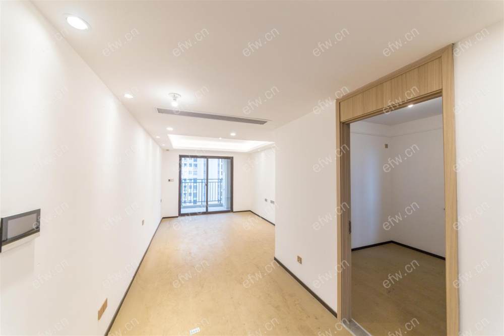 village room房 全明户型 另送家电