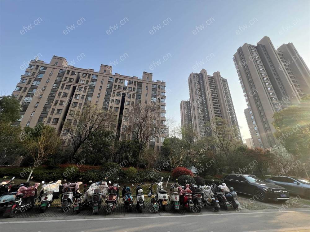 保利公园位置好，环境优雅，99.27平米精装3房