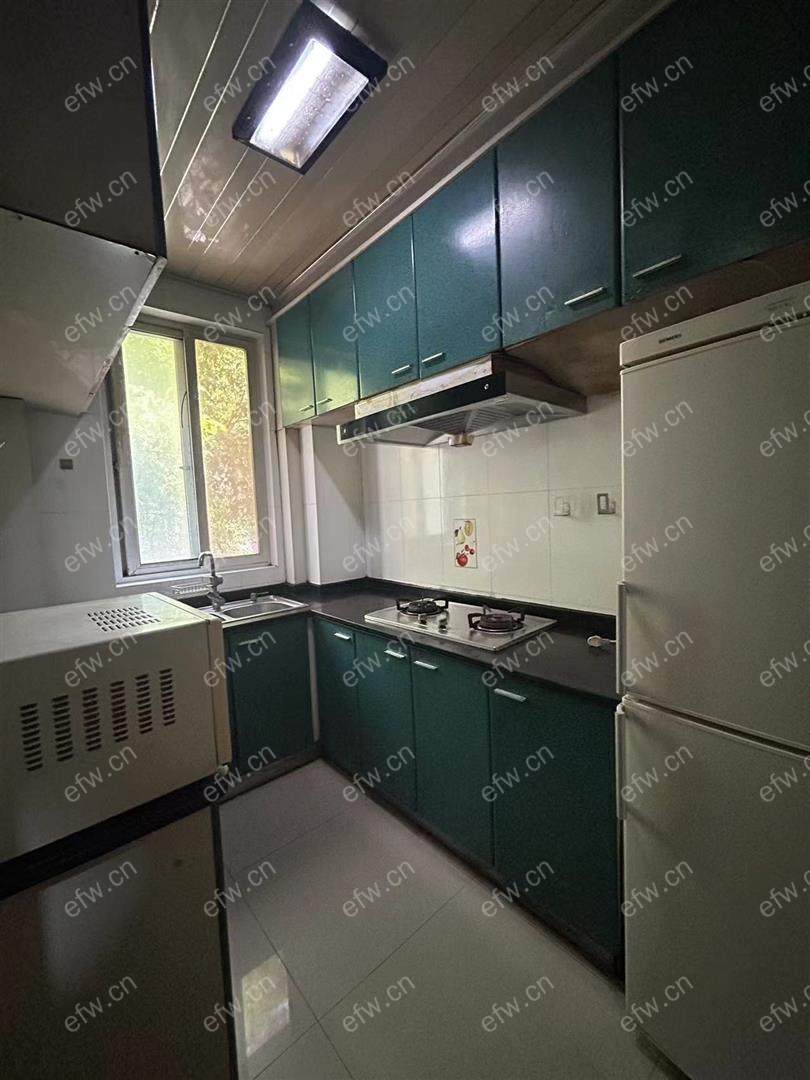 楼梯房三楼 设施齐全 看房方便