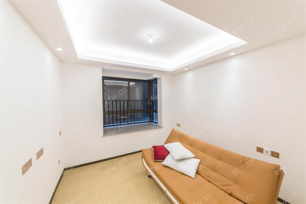 village room房 全明户型 另送家电