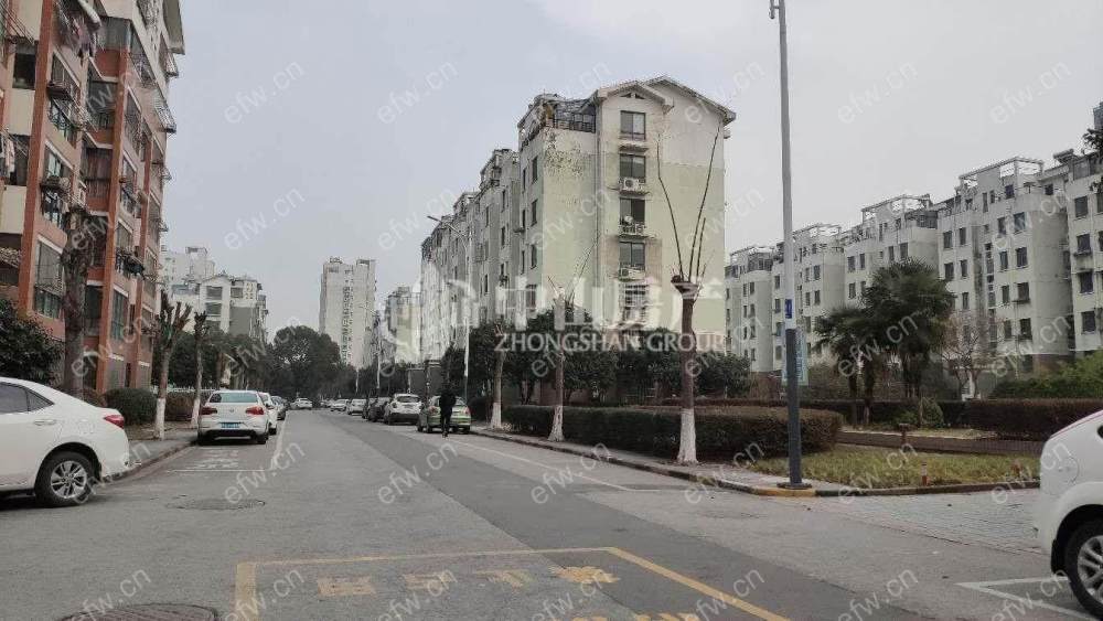 精装修两房，看房方便