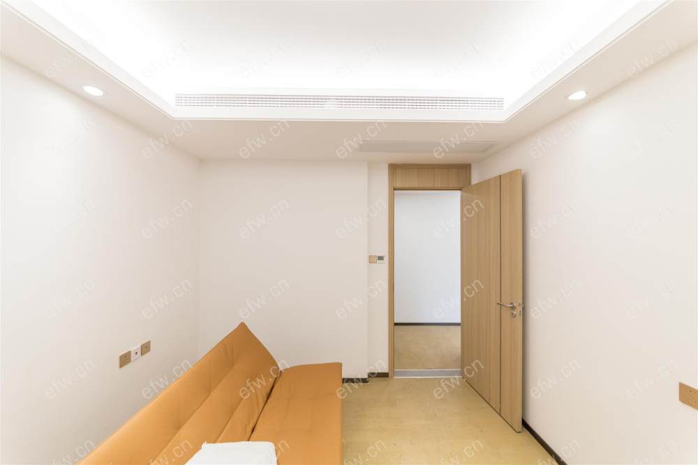 village room房 全明户型 另送家电