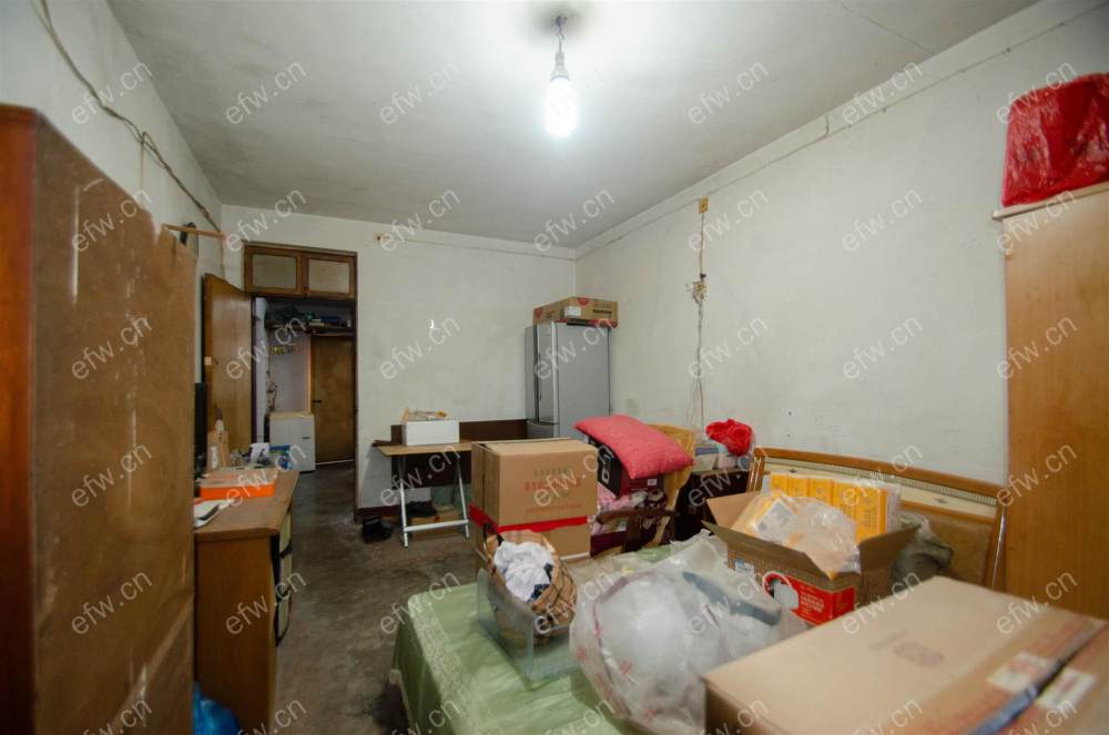 芦庄四区一楼带院子东边户，有15万贷款