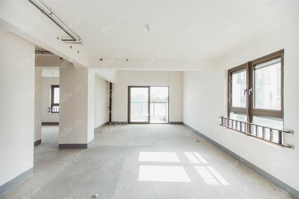 华发首府二期中叠毛坯三层电梯入户