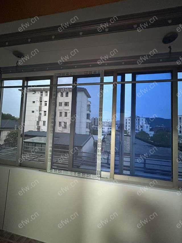 新装设齐，出租，养宠物者不考虑