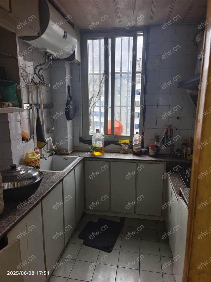 芦庄六区两房简装设施齐全到期再看房