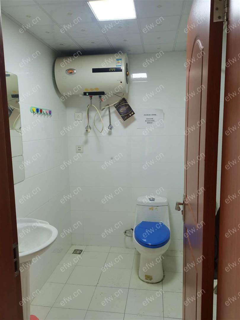 3号线地铁口 上下两层 有燃气