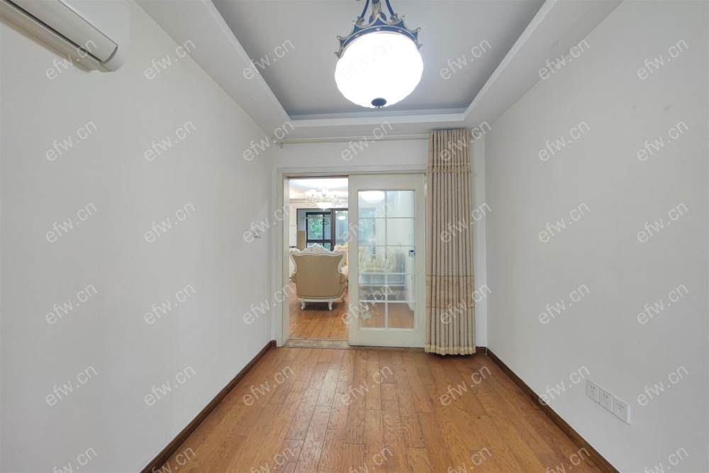 婚房看房提前约