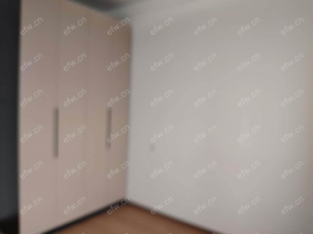 全新精装拎包入住设施齐全。