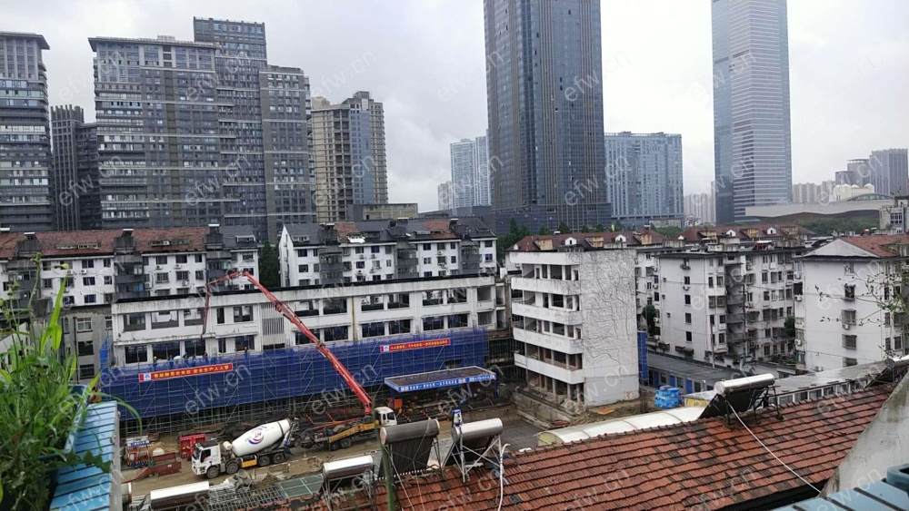 家电齐全 带飘窗 扬名一村 采光好 绿化好
