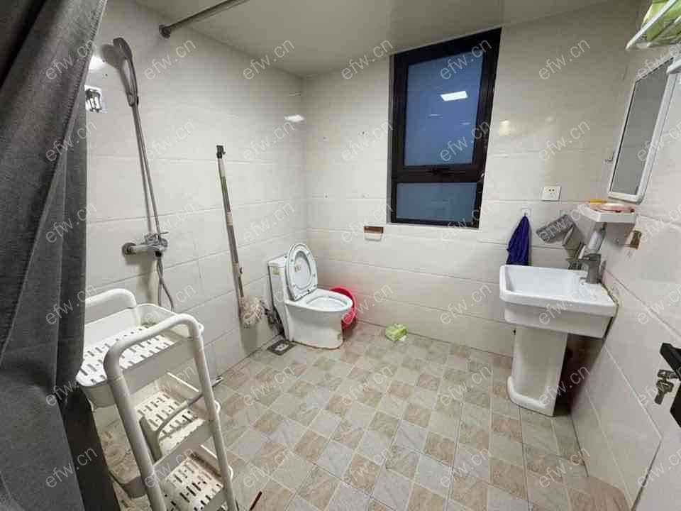 中城誉品3室2厅电梯房