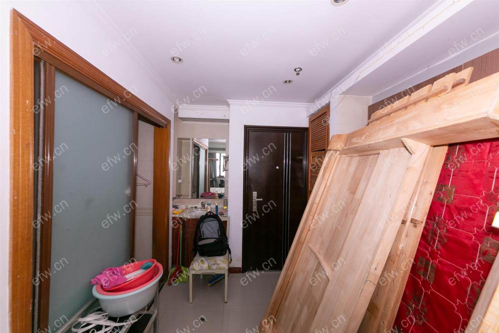 village room房 全明户型 另送家电