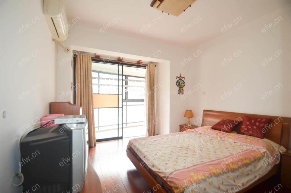 room房豪装拎包即住,village尽享优雅品质,多重阳台+飘窗