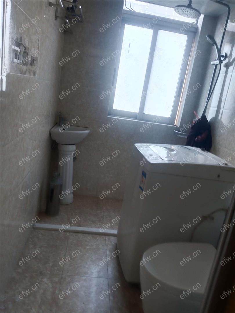 芦庄六区老式精装两室一厅拎包入住。。。。看房提前30左右联系房东