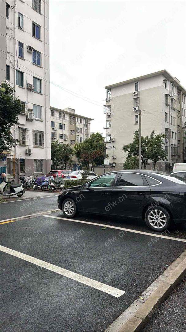 village 难得一见的精装小户型,总价低,朝向好！