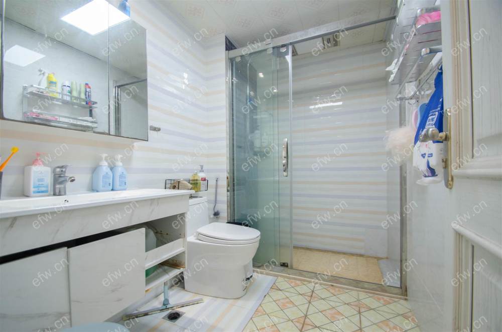 自住精装两房 看房提前预约