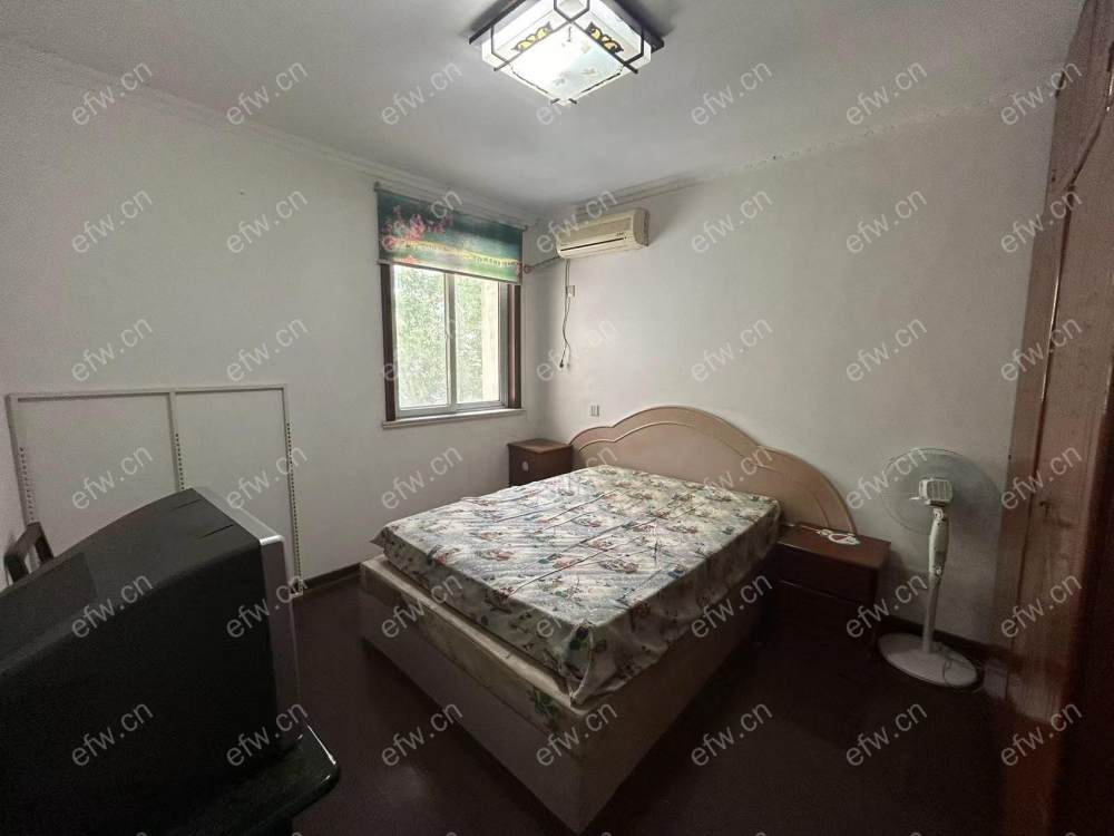 楼梯房三楼 设施齐全 看房方便