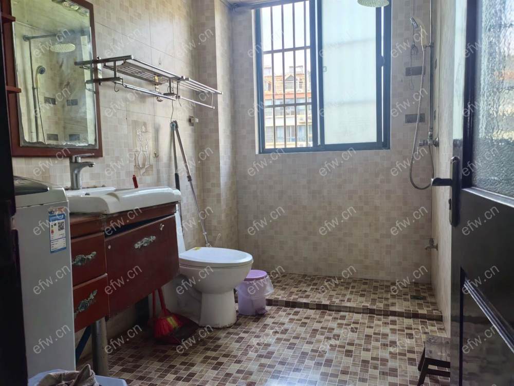 锦盛苑 2室1厅。。。。。
