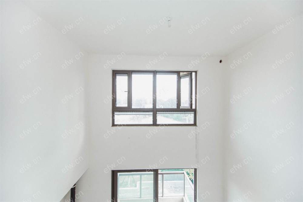 华发首府二期中叠毛坯三层电梯入户