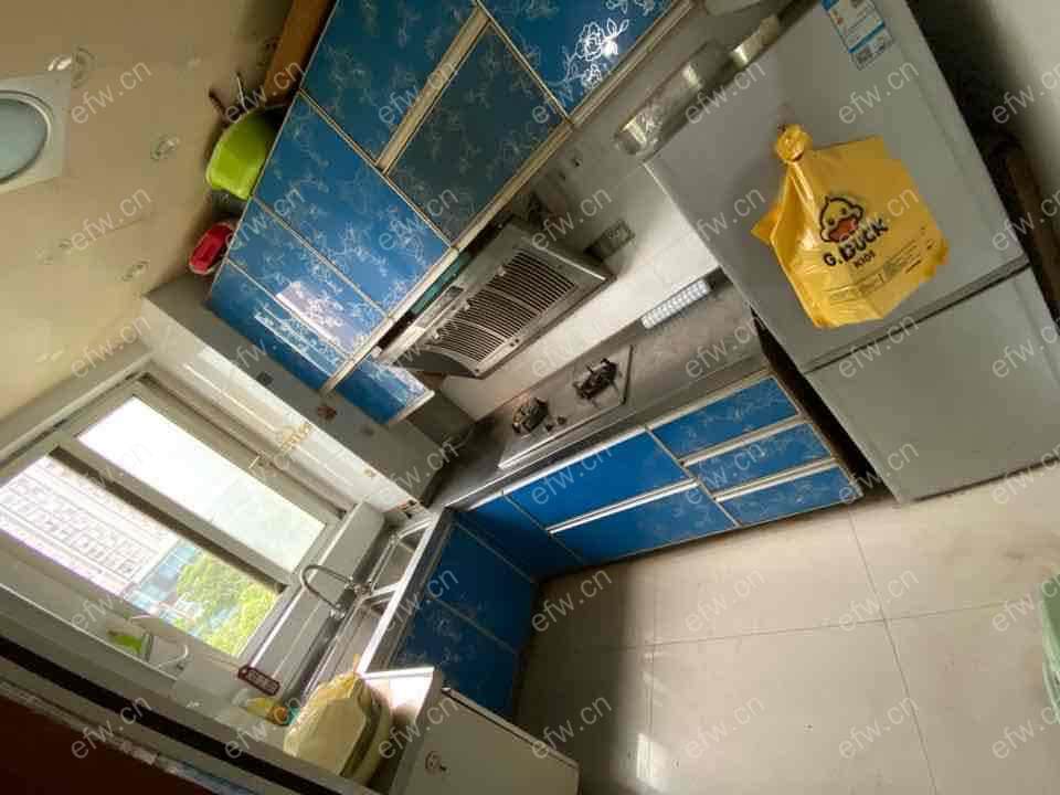 梨花家园精装3室  随时看房 拎包入住