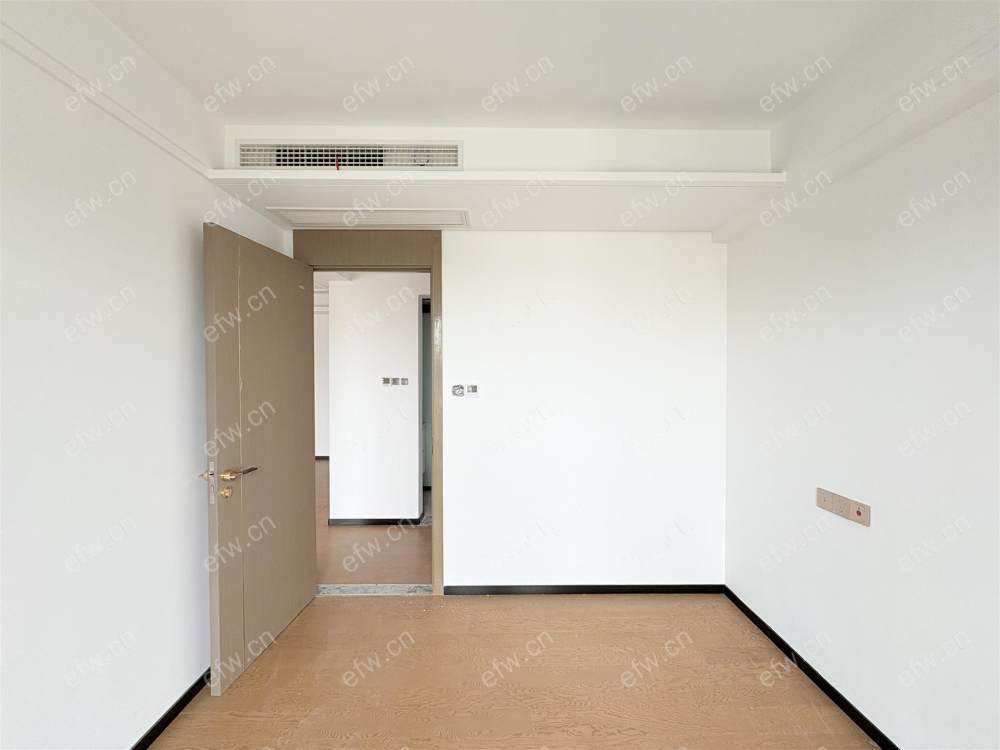 看房方便    没住过   有产证