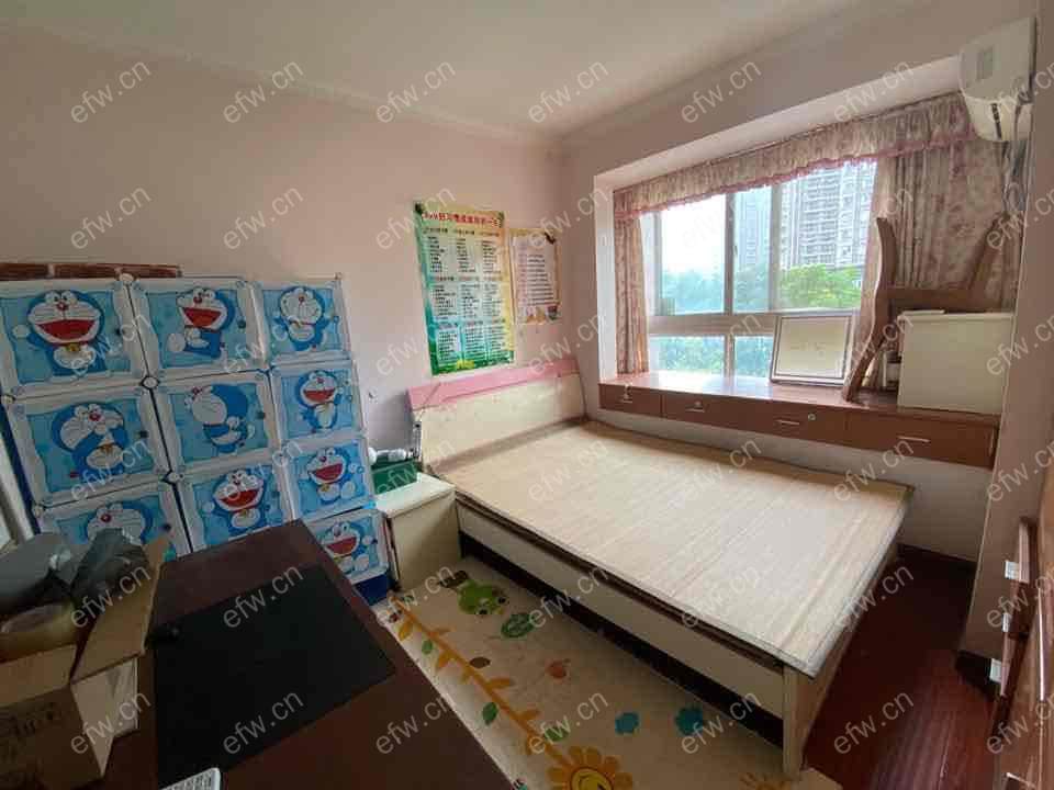 梨花家园精装3室  随时看房 拎包入住