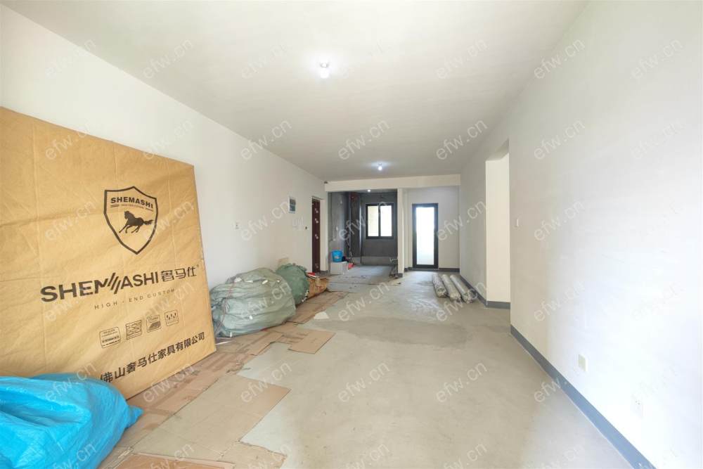 方正户型，客厅朝南双阳台，采光无敌。