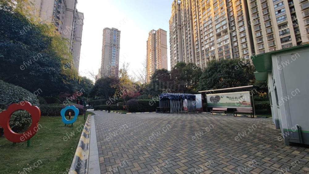红豆人民路九诚心出售，价格好谈。