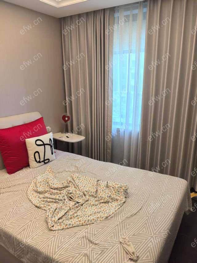 一线湖景，五恒系统。高档小区