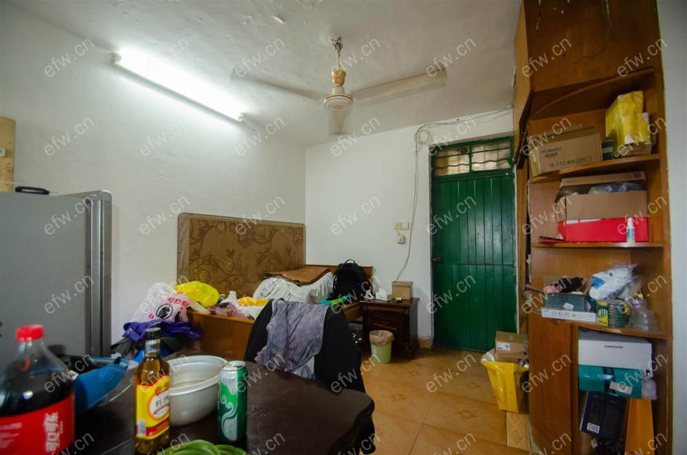 芦庄一区3楼横单间出售，带租约