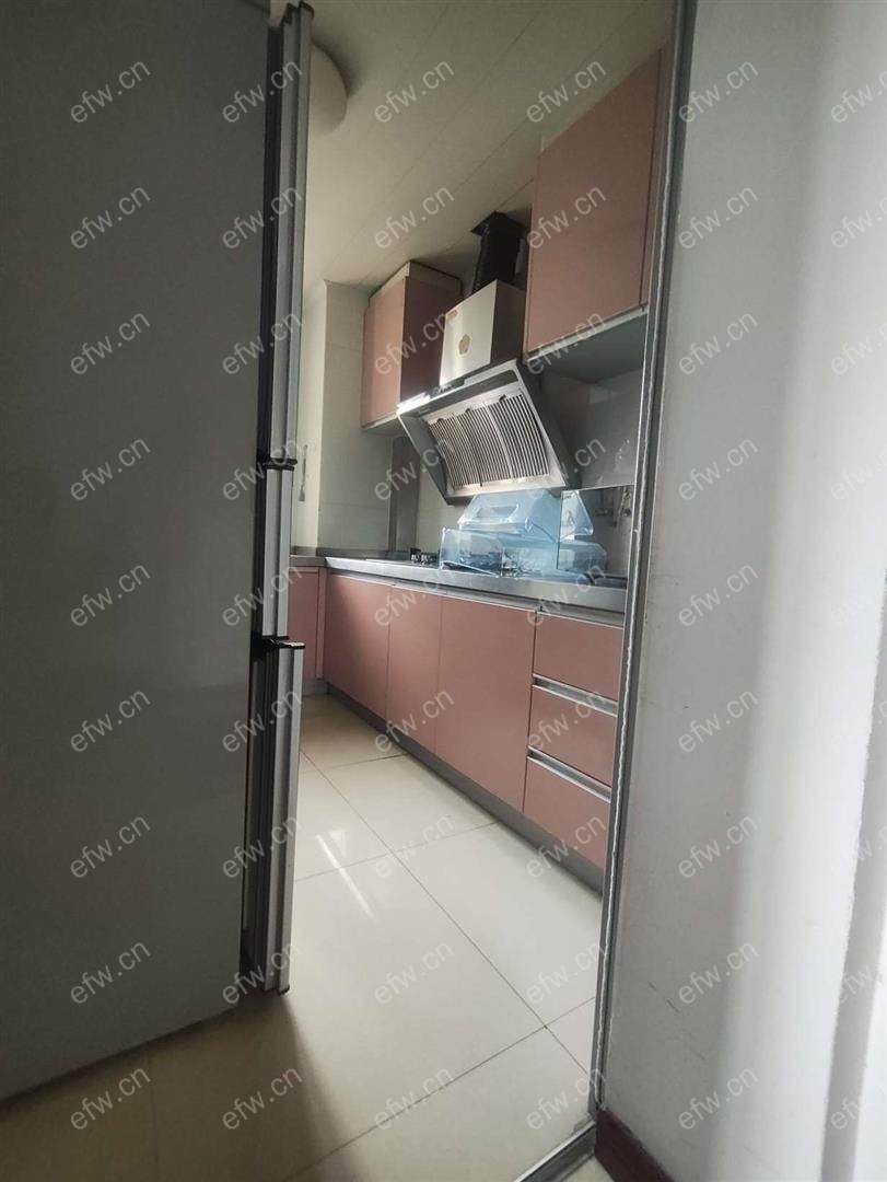 房东自住装修，出租