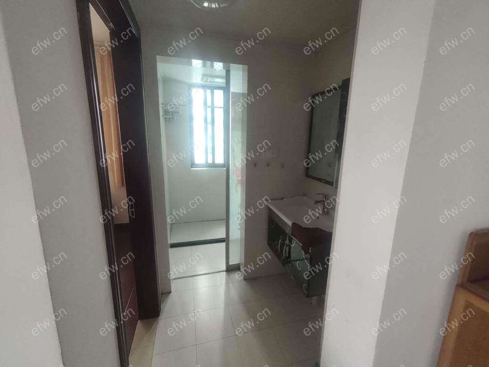 房东自住装修，出租