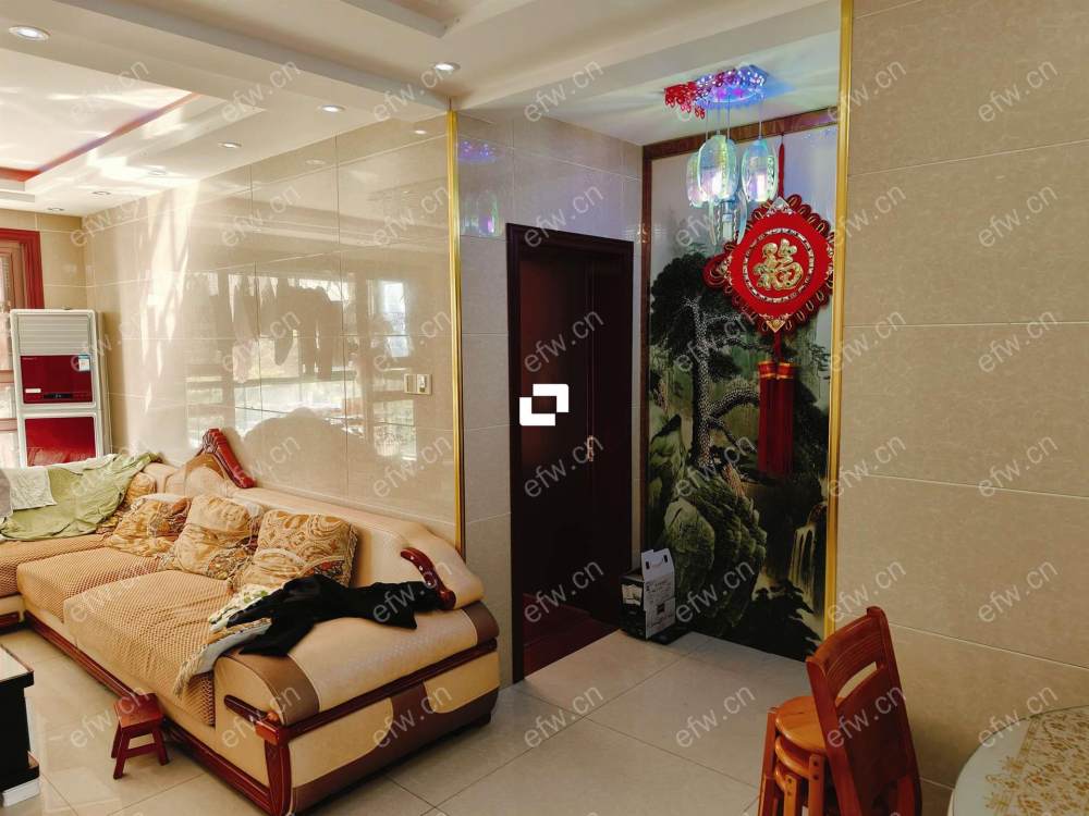 送卷帘门车库