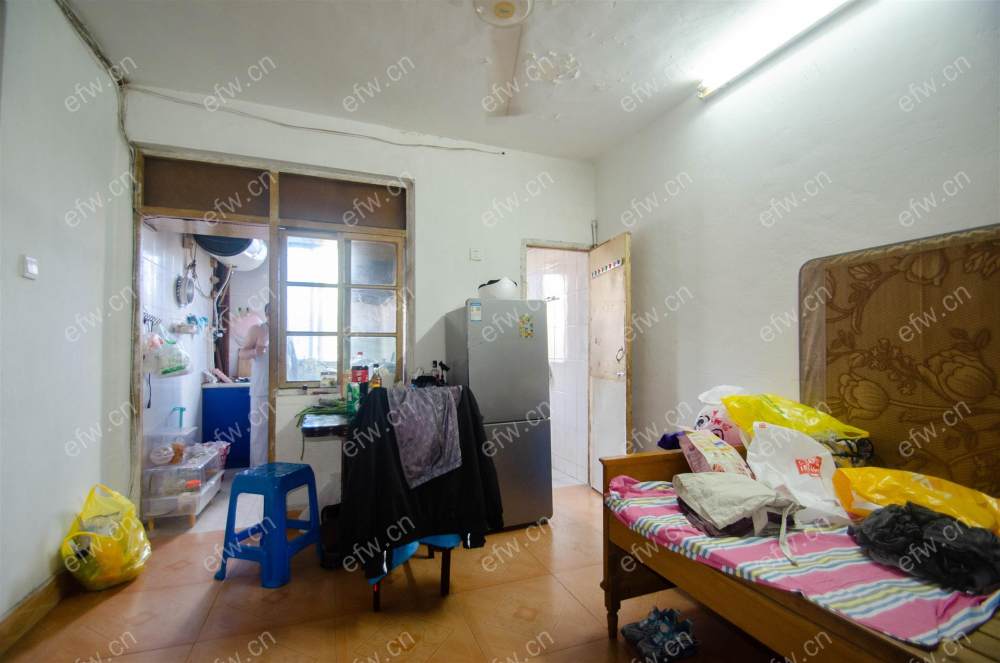 芦庄一区3楼横单间出售，带租约