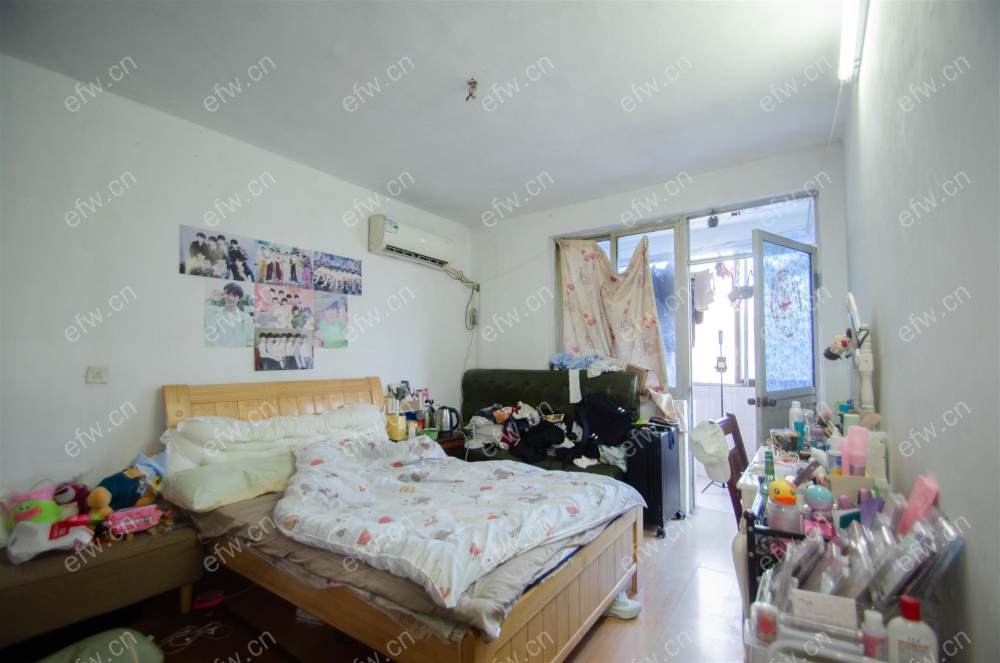 芦庄一区3楼横单间出售，带租约