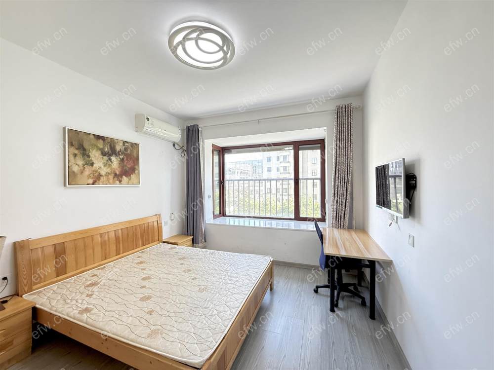 village 经典room房 东边户 全明 精装修！