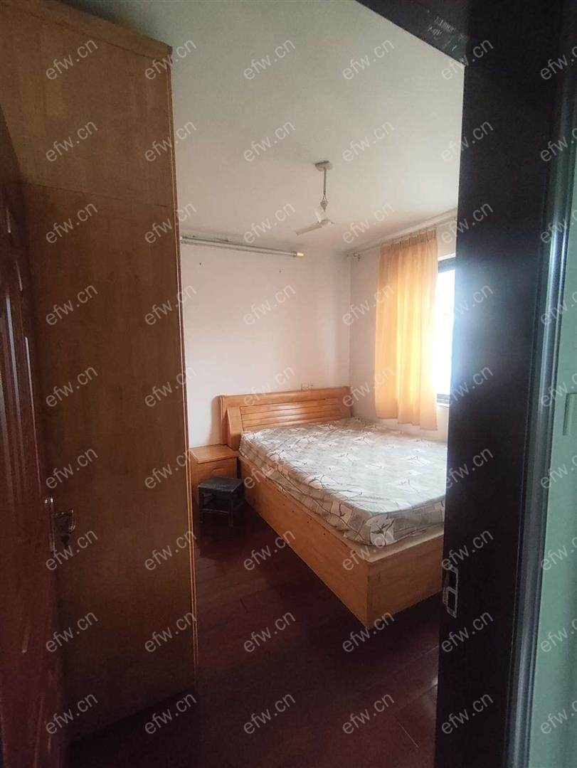 房东自住装修，出租